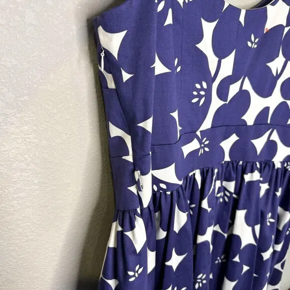 Boden Marilyn Dress 10 Blue Floral Sleeveless Scoop Neck Fit Flare Knee Length - Picture 7 of 9